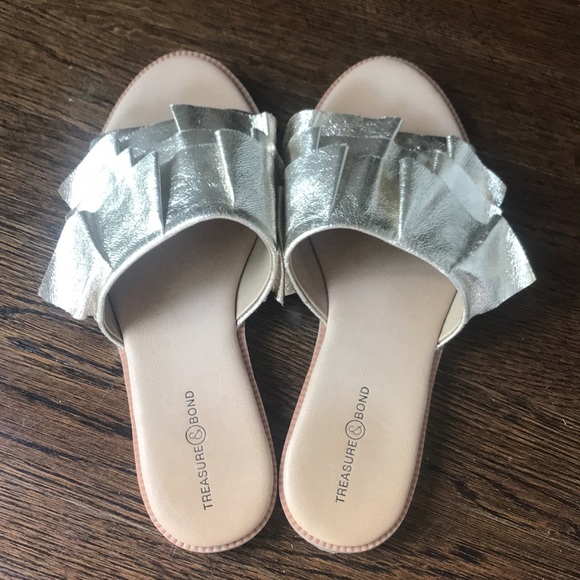 Treasure & Bond metallic gold ruffle slides - Picture 3 of 5
